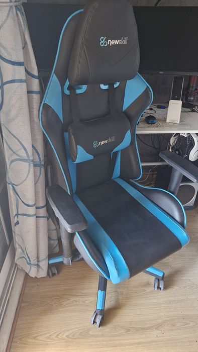 Cadeira Gaming Newskill (Preto/Azul) - Muito Confortável!