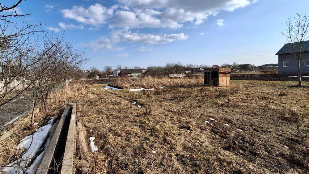 Продається земельна ділянки Радча. Для будівництва. Газ, світло. Центр, асфальт
