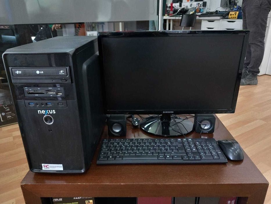 PC NEXUS Desktop Completo + Monitor Samsung 22