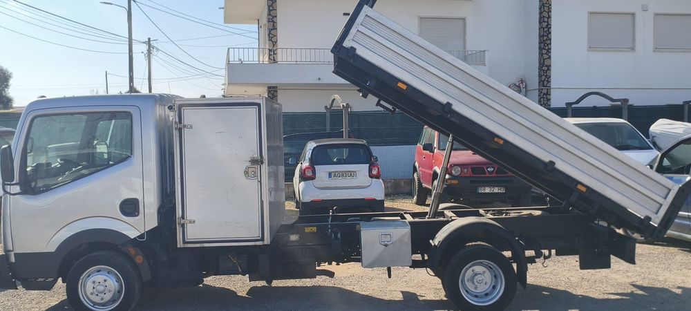 Nissan CABSTAR 2.5 BASCULANTE