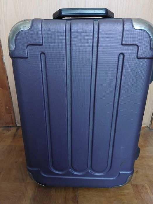 Чемодан на запчастини