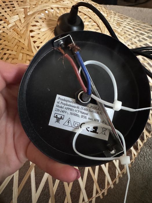 Lampa wisząca boho naturalna z czarnym przewodem