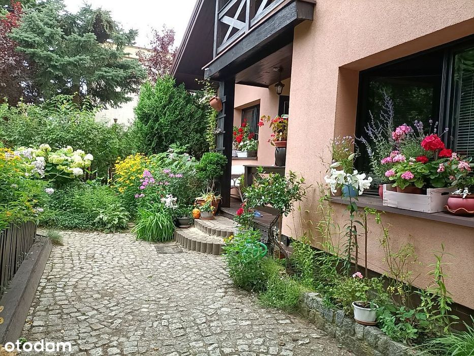 Dom z charakterem i ogrodem pełnym zieleni - Stoki ul. Skalna