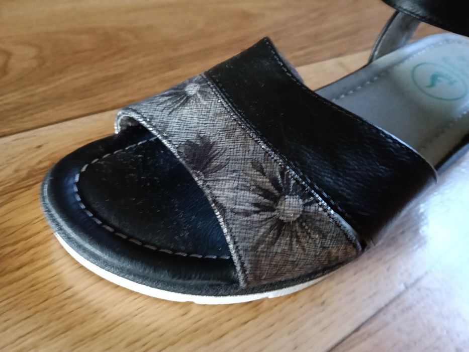 Sprzedam buty damskie, rozmiar 39, z wygodną podeszwą, NOWE!