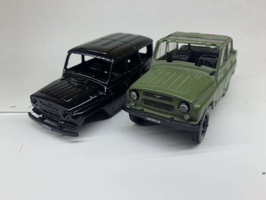 продам лот моделей  1:43 уаз 3151 та уаз 469