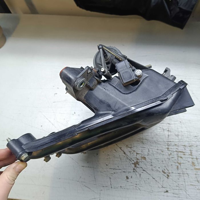 Kolektor ssący BMW e90 e91 e84 OE 7795393