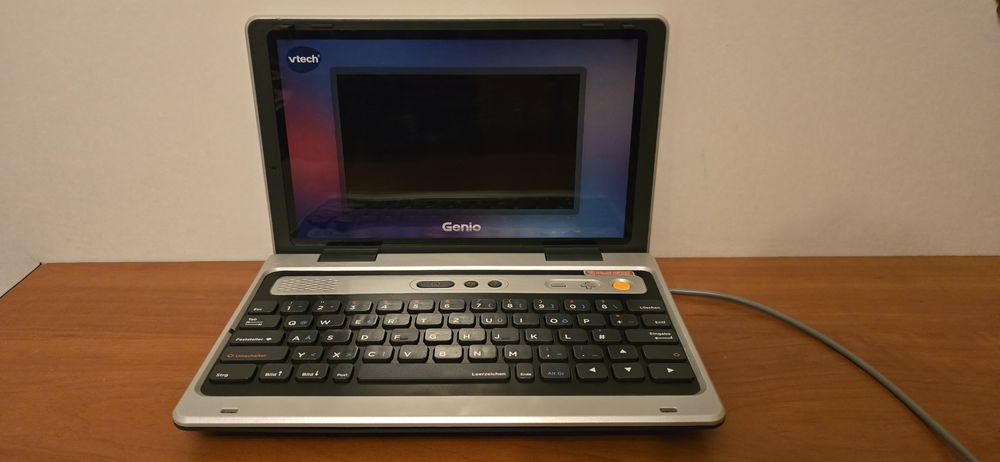 Komputerek edukacyjny Vtech Genio