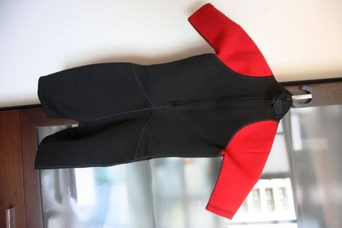 Fato de Surf Tribord vermelho e preto 6 anos tamanho 115-124 cm