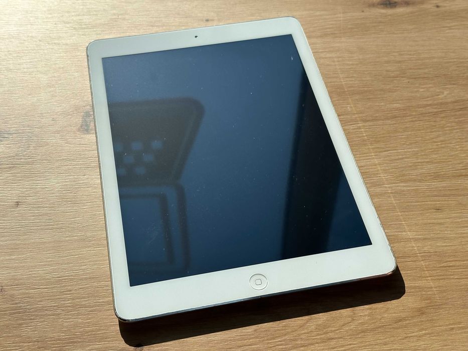 Tablet Apple iPad Air 1 gen. 32GB Wi-Fi – bat: 100% – GW 6M