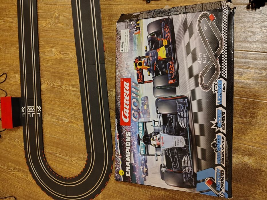 Автотрек Carrera GO!!! Champions F1 - Розширений Набір (4 Машинки, 6 П