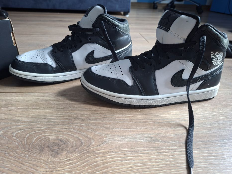 Air Jordan 1 Mid se