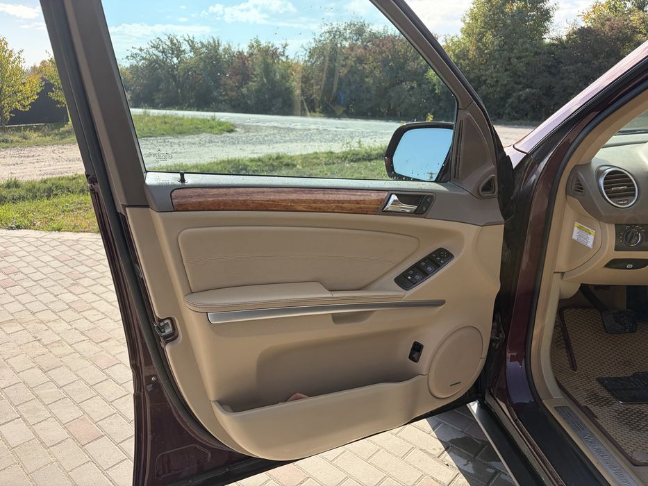Mercedes-Benz ML320