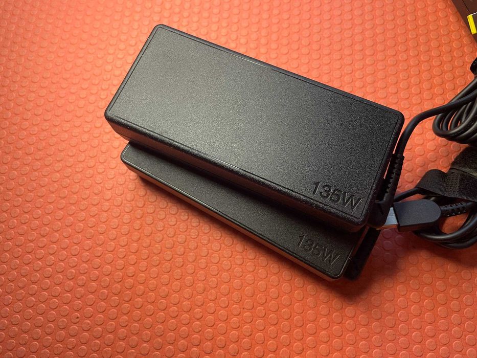 Блок живлення, зарядка Lenovo 20v 6.75a 135w Square Yellow USB + PIN  Оригінал