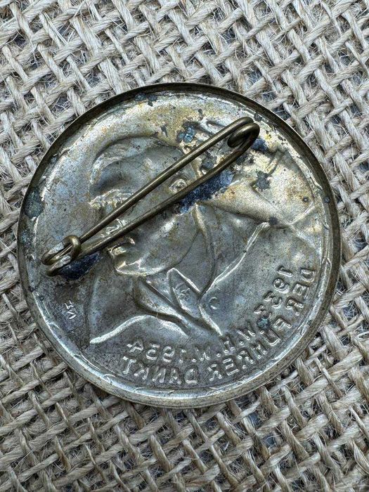 odznaka 1933 WHW 1934 A. Hitler original ww2 wh