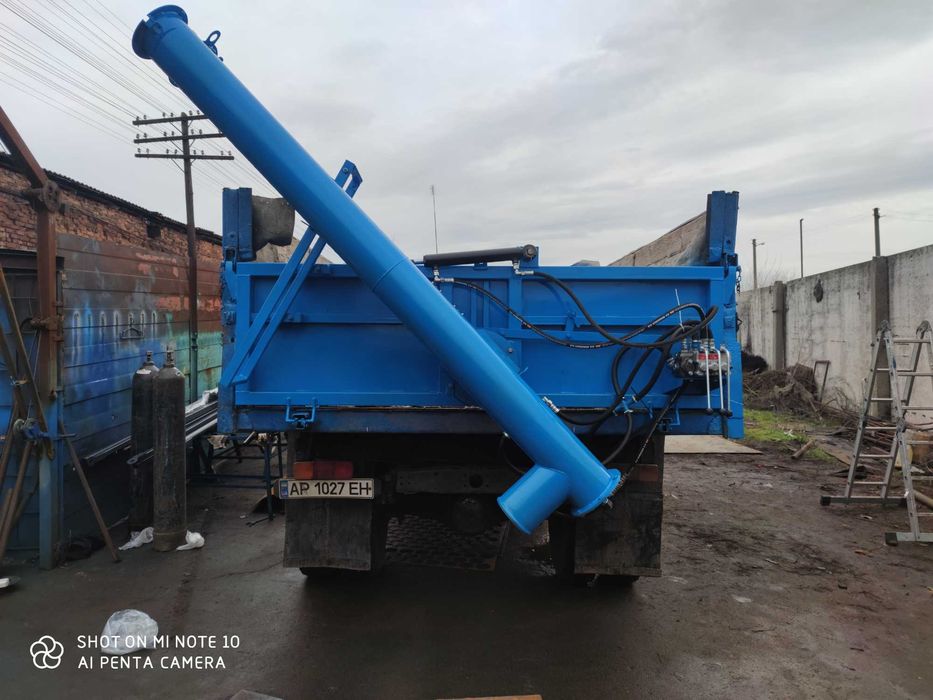 Завантажувач сівалки ЗС-30.