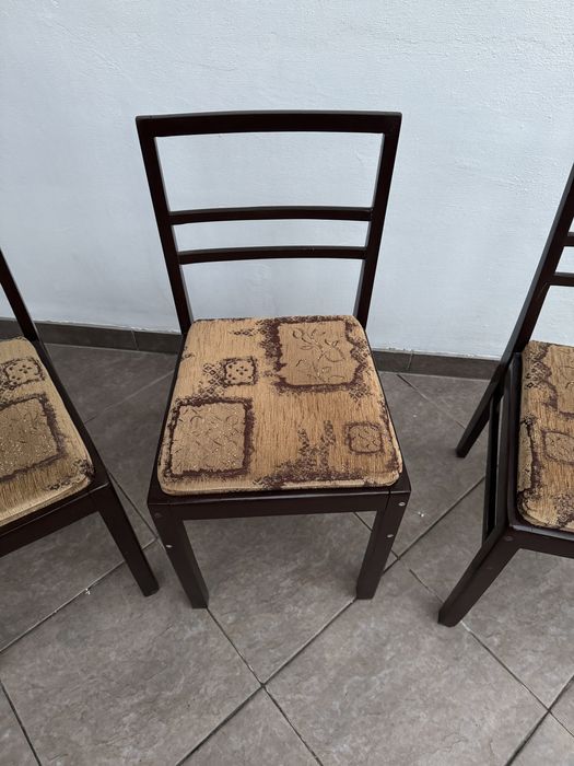 4 krzesła tapicerowane