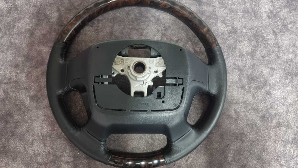 Руль с деревом Toyota LC200