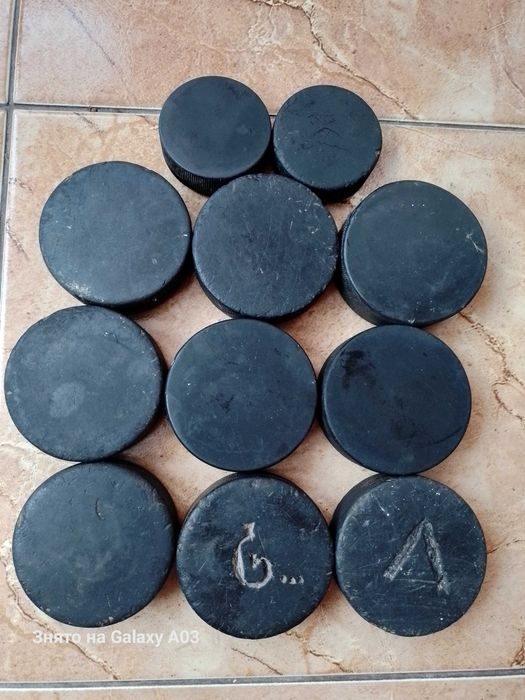 щайбы для игры в хокей 11 шт