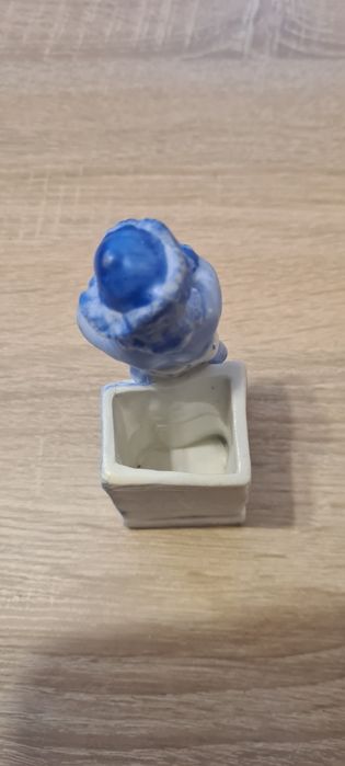 Вінтажна фарфорова статуетка Delft, підставка, Європа