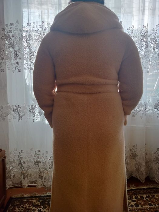 Пальто жіноче  майже нове