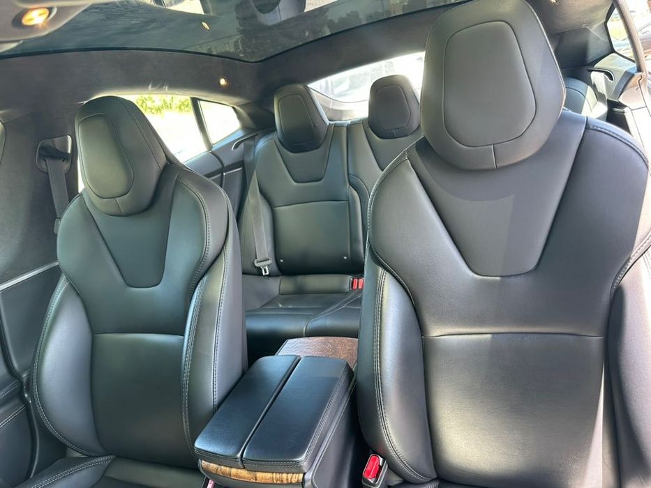 Tesla Model S 75D