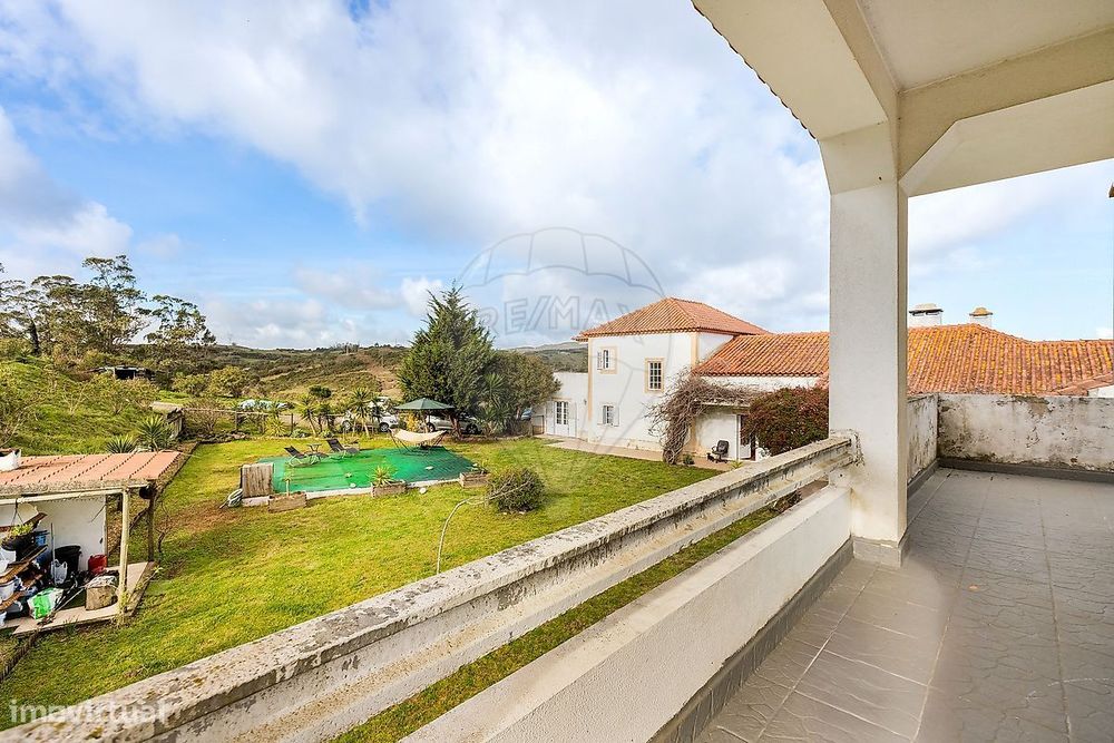 Moradia T8 para venda