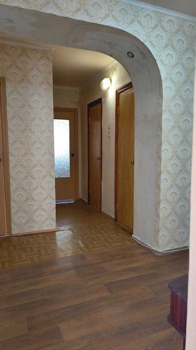 Продам 3 квартиру на  Алексеевке ул. Алексеевская кирпичный дом газ 70 метров