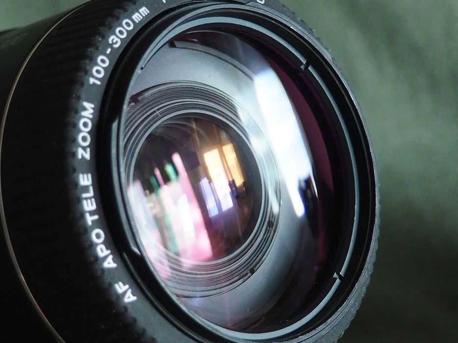 Obiektyw Minolta AF APO TELE ZOOM 100-300mm f4.5-5.6 D.