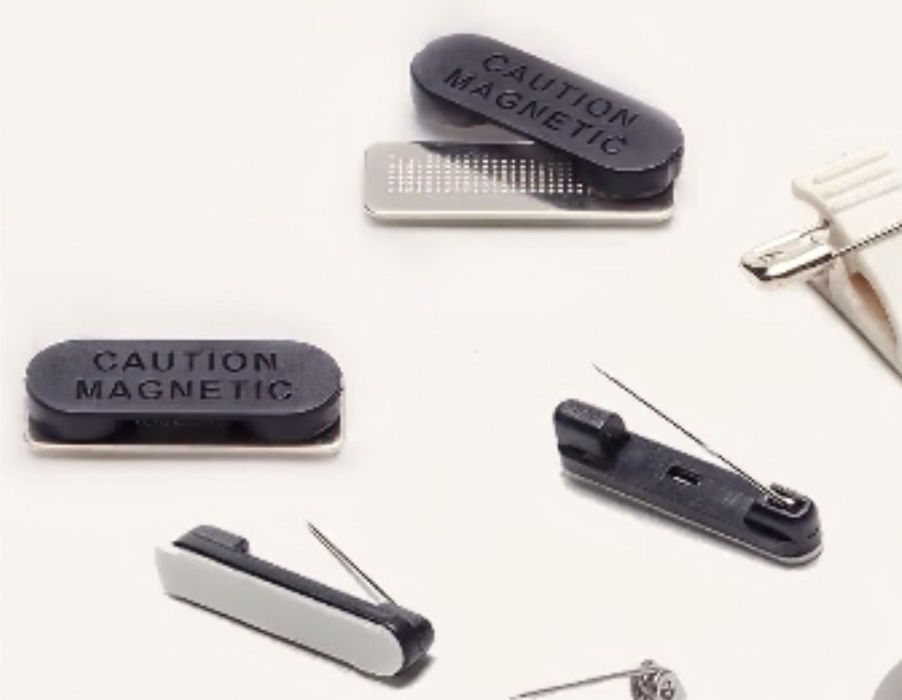 Placas identificativas, crachás de peito, NOVAS.