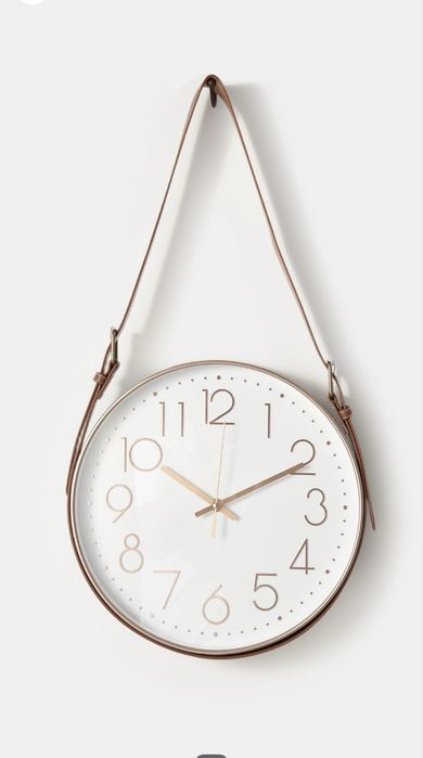 Годинник настінний на ремінці