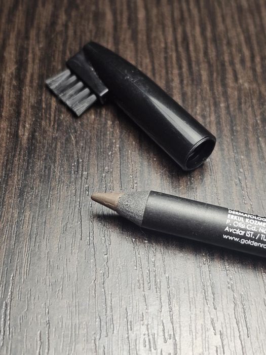 Kredka do brwi. Golden Rose, Dream Eyebrow 302 ze szczoteczką.
