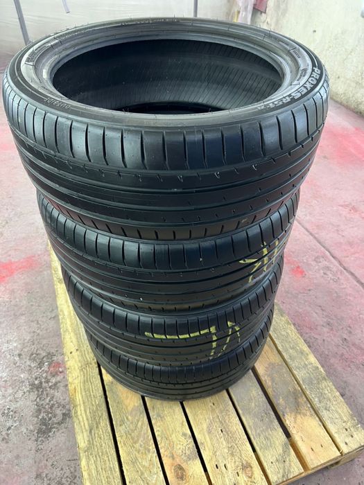 Шини 215 45 R18 Toyo