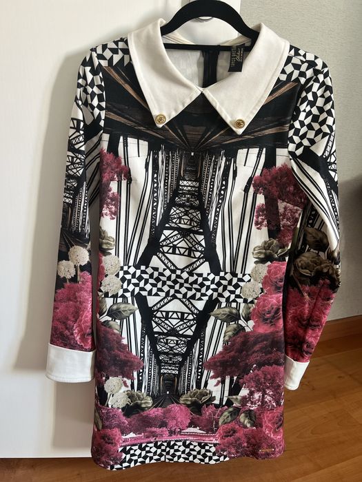 Vestido lindo Lança perfume.