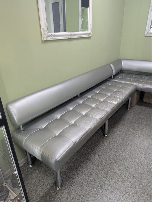 Кутовий офісний диван під перетяжку