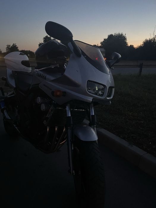 Продам Yamaha FZ400