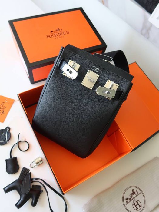рюкзак-слінг Hermès HAC à Dos PM (Black Togo Leather)