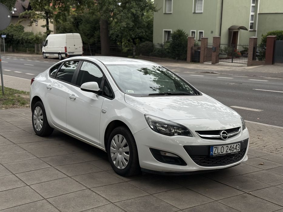 Opel Astra 1.6 Salon Polska 2018 rok pierwszy wlasciciel