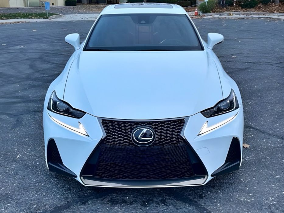 Передній бампер F-Sport Lexus IS рестайлінг 2017-2020 комплект Артикул:  DRC7712-26