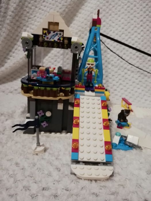 Lego 41324 FRIENDS Wyciąg Narciarski  w Kurorcie