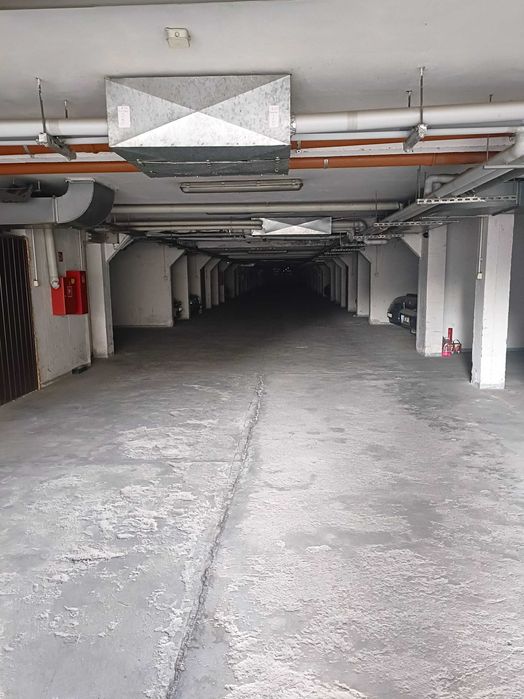 Garaż podziemny, ul. Sieradzka. Tanio