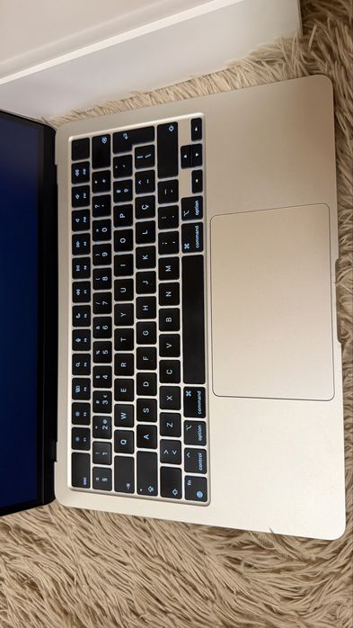 MacBook Air 13” M3 8GB / 256GB – Garantia + Caixa Original