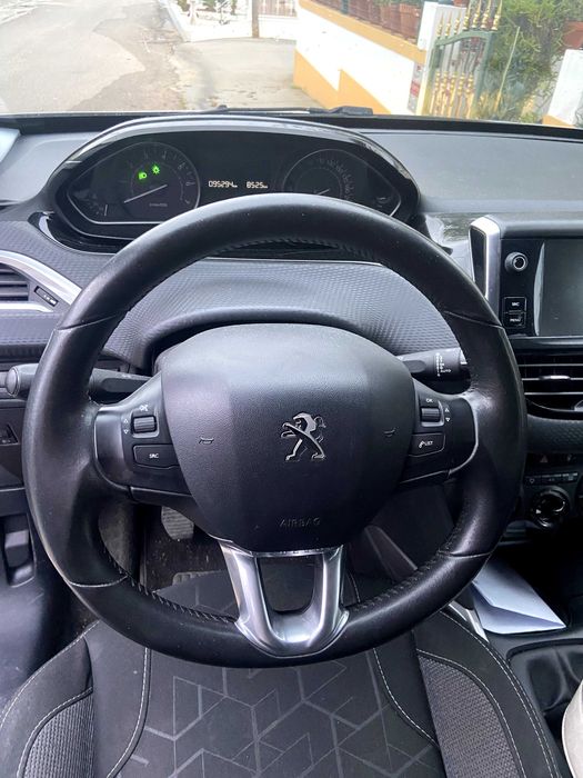 Peugeout 2008 1.2 PURETECH