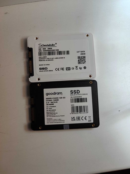 Продаю два SSD накопичувачі 2.5" SATA — повністю робочі