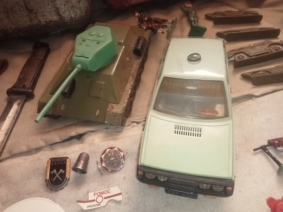 Stare Polskie zabawki dla dzieci Auta Polonez, WH, W. Korecki i inne