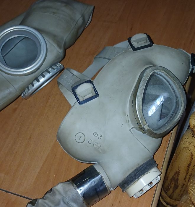 Обміняю ваші протигази на ип4 та ип4м