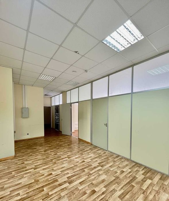 Оренда приміщення під офіс на Солом'янській площі !!!БЕЗ ВІДКЛЮЧЕНЬ!!!