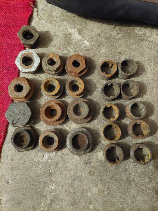 Grzejniki żeliwne nyple korki