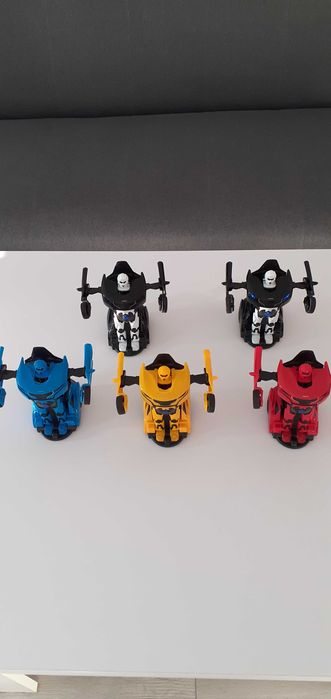 Pięć gadających Auto robotów Transformers