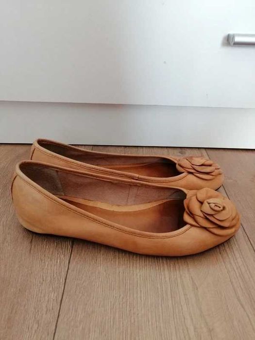 Baleriny damskie Kazar rude skórzane kwiat 37 38