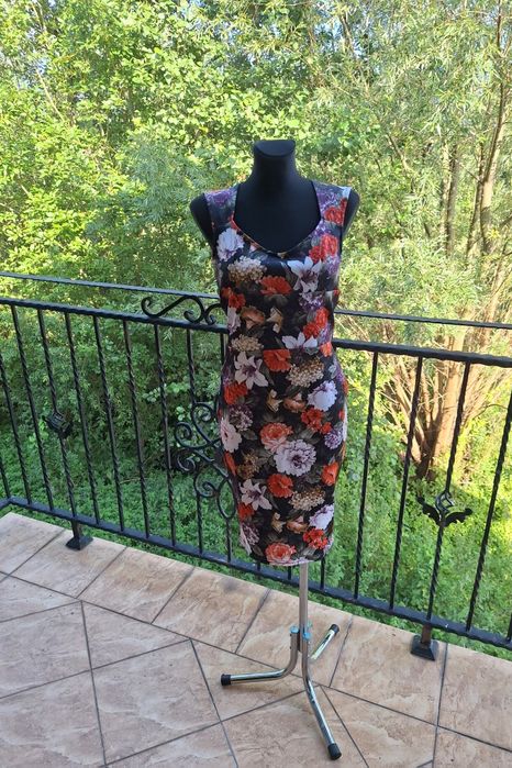 Sukienka midi marka Lustre rozmiar M 38